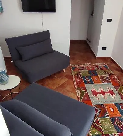 Ideale Per Escursionisti, A Pochi Minuti Dal Mare E Dalle Falesie- Casa Celeste