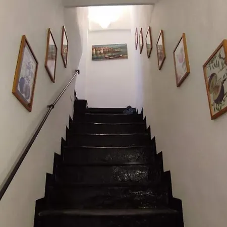 Ferienhaus Ideale Per Escursionisti, A Pochi Minuti Dal Mare E Dalle Falesie- Casa Celeste