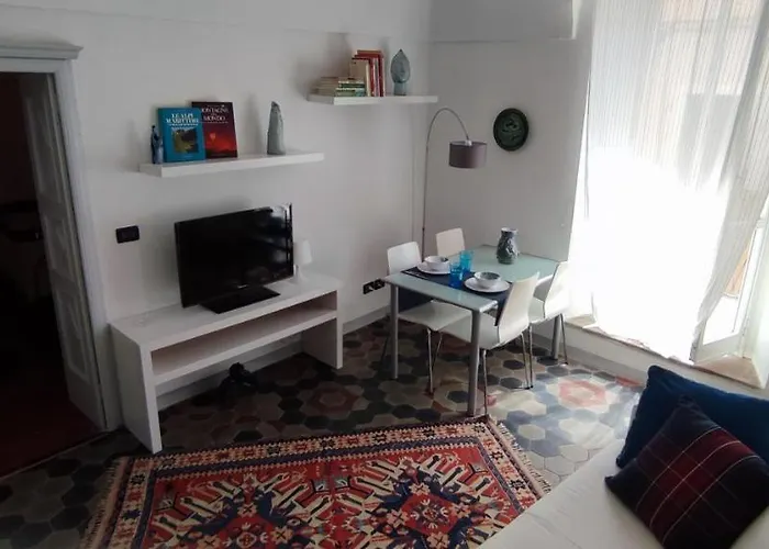 Ideale Per Escursionisti, A Pochi Minuti Dal Mare E Dalle Falesie- Casa Celeste 別荘