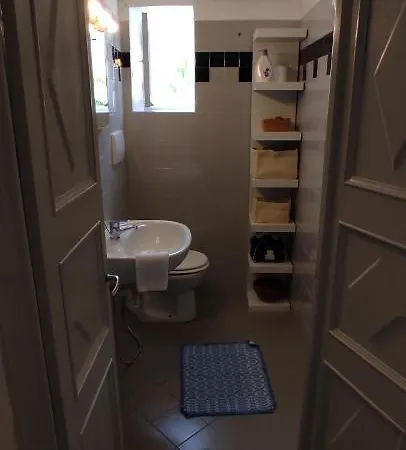 Ideale Per Escursionisti, A Pochi Minuti Dal Mare E Dalle Falesie- Casa Celeste